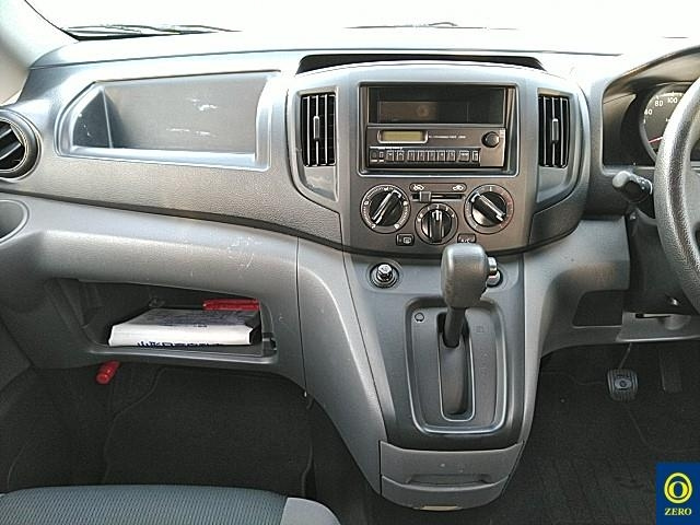 NISSAN NV200 2012