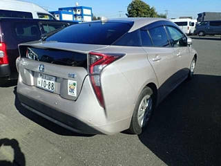 TOYOTA PRIUS 2016