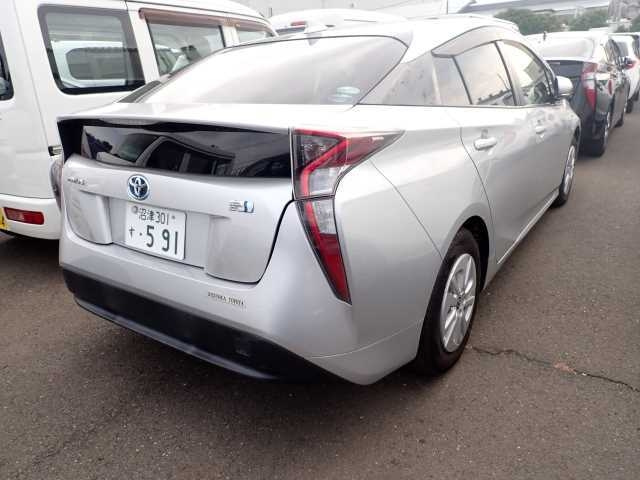 TOYOTA PRIUS 2017