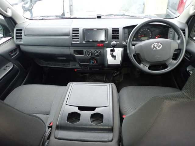 TOYOTA HIACE VAN 2019