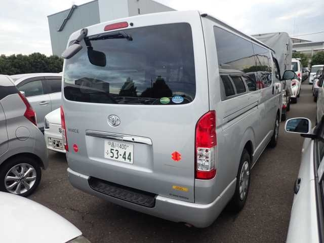 TOYOTA HIACE VAN 2019