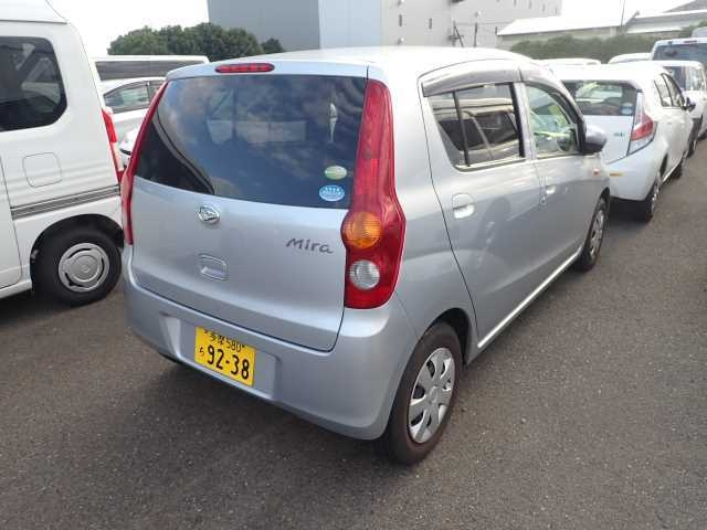 DAIHATSU MIRA 2010