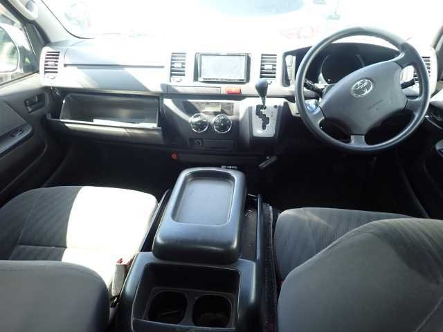 TOYOTA HIACE VAN 2012