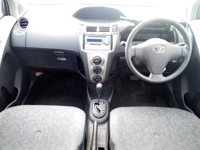 TOYOTA VITZ 2009