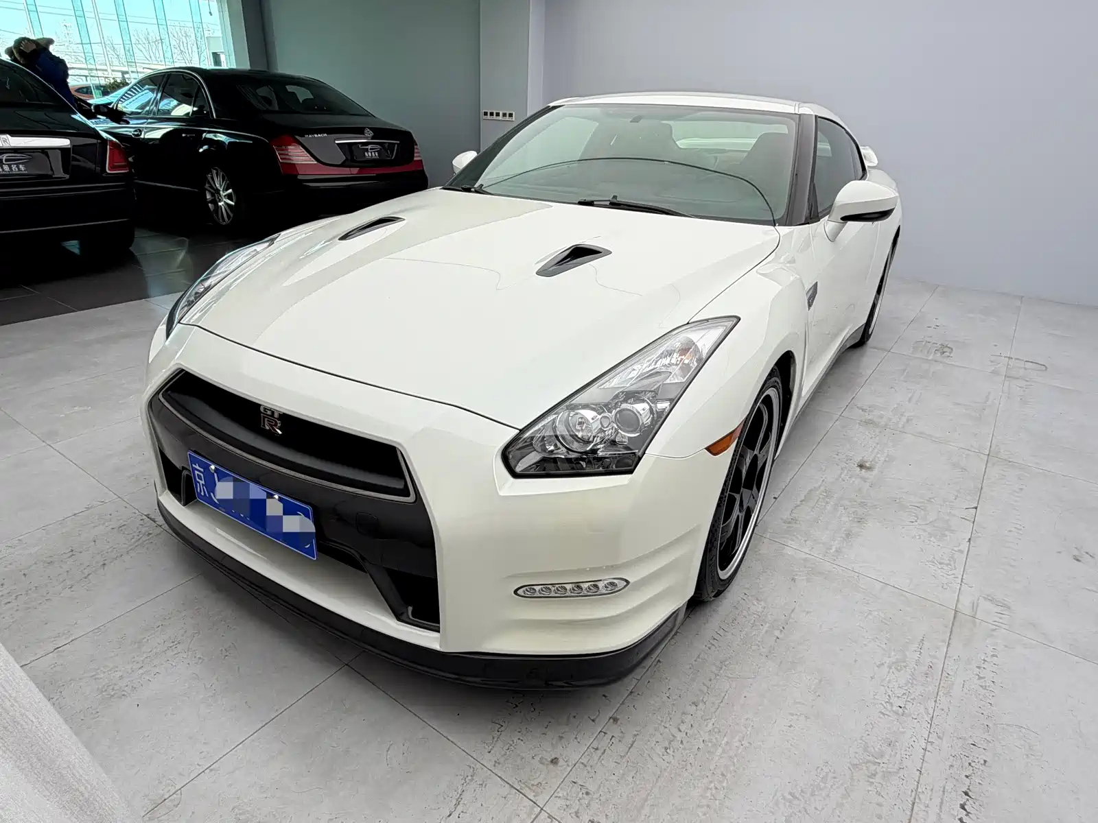 NISSAN GT-R 2012