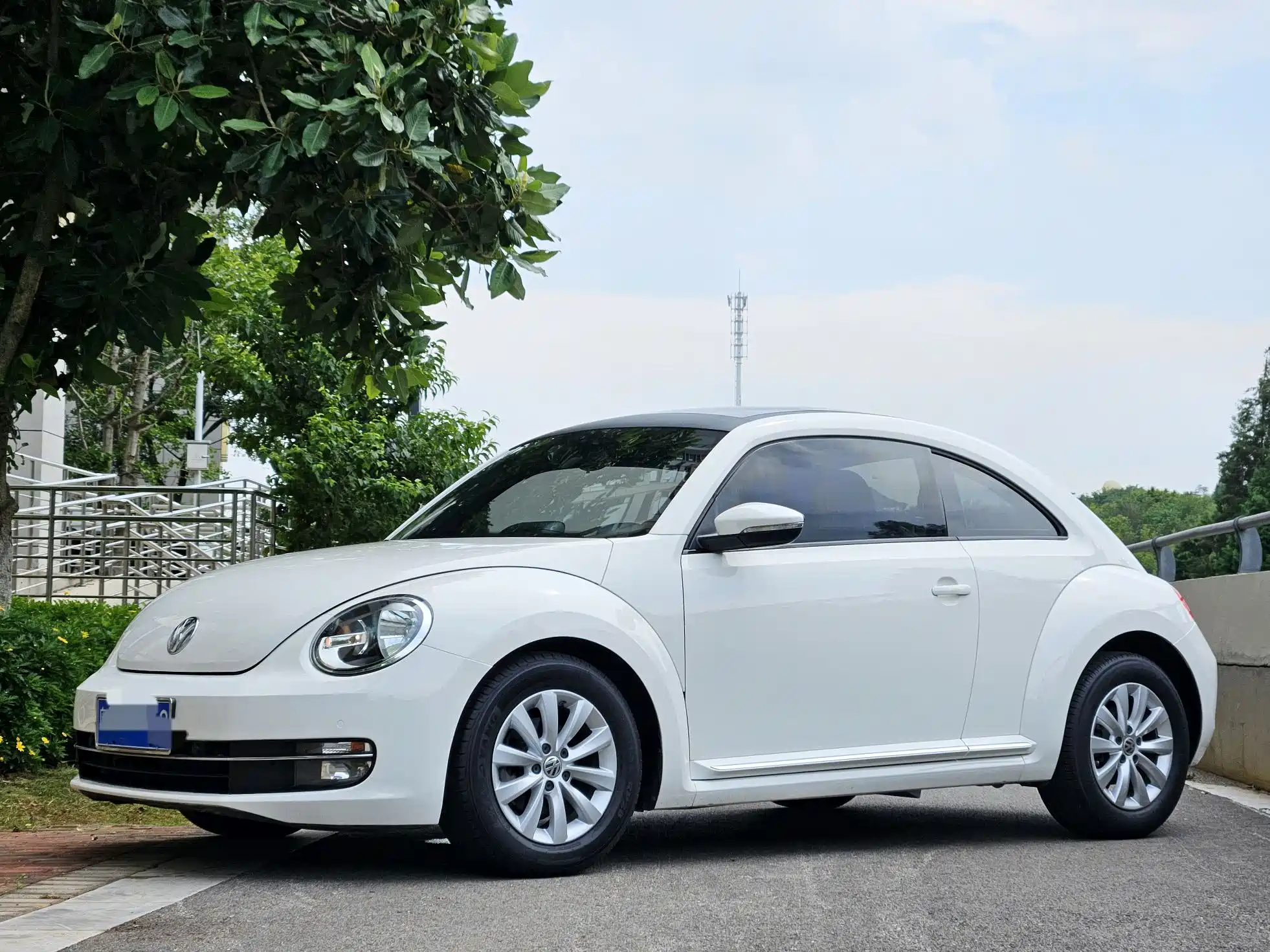 VOLKSWAGEN BEETLE 2014