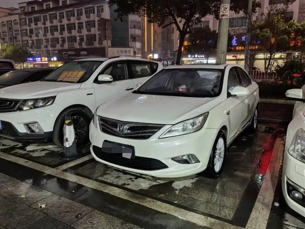 CHANGAN EADO 2013