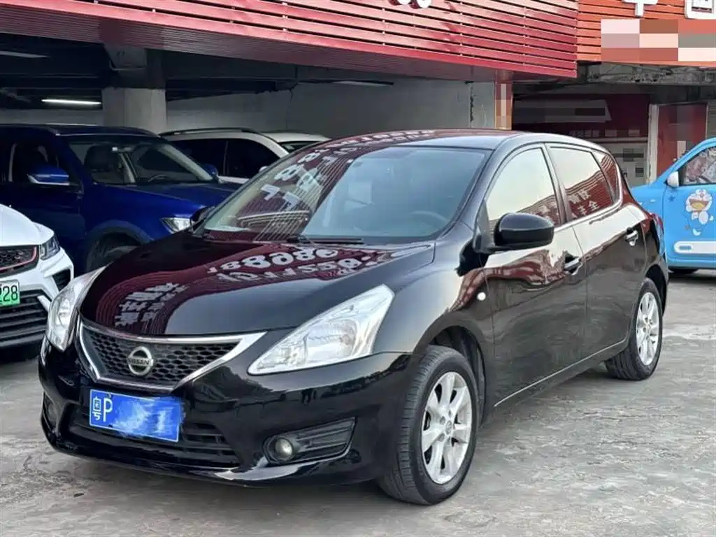 NISSAN TIIDA 2014