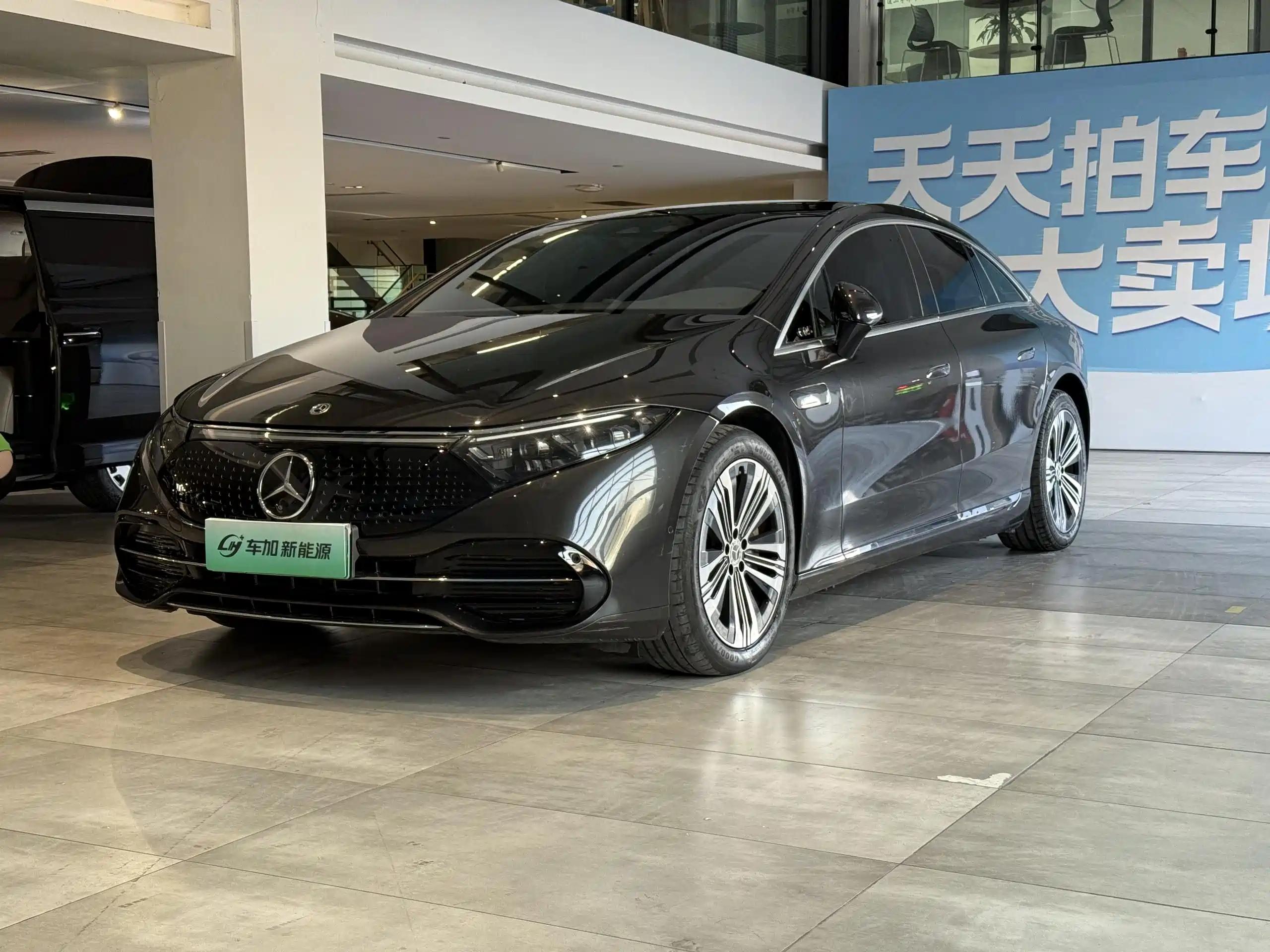 MERCEDES-BENZ EQS 2024