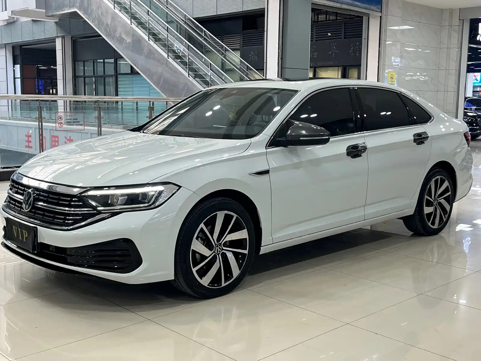 VOLKSWAGEN SAGITAR 2024