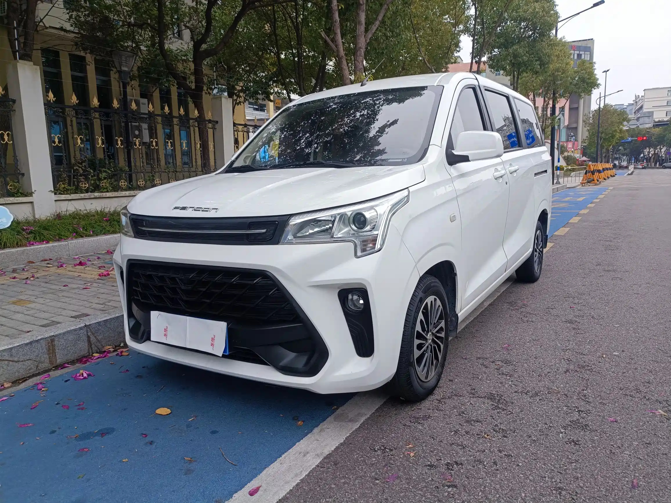 DONGFENG FENGGUANG 380 2023