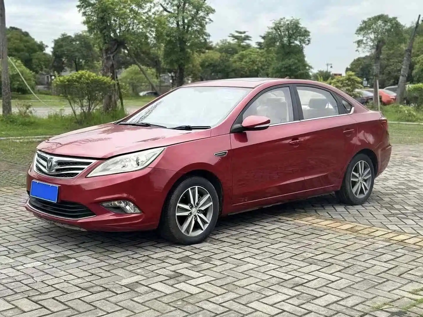 CHANGAN EADO 2015