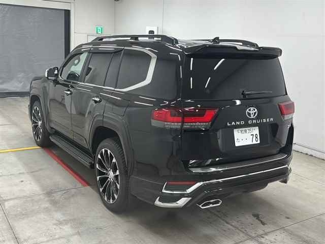 TOYOTA LAND CRUISER 2024