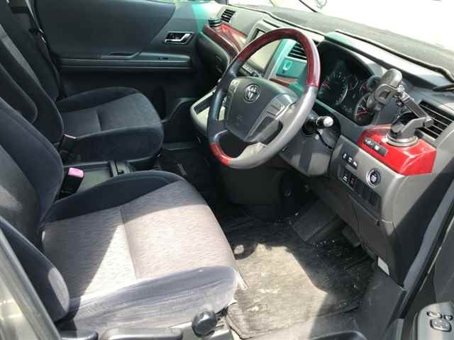TOYOTA ALPHARD 2009