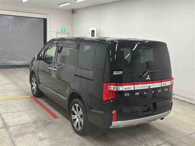 MITSUBISHI DELICA D5 2022