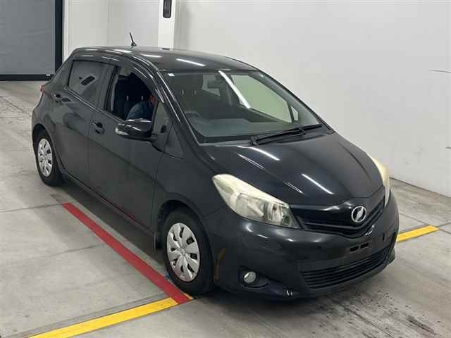 TOYOTA VITZ 2012