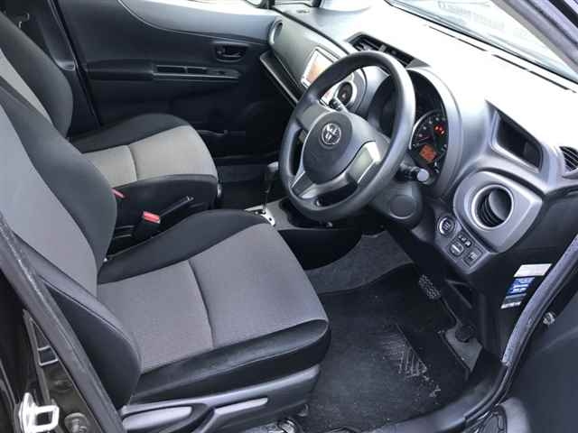 TOYOTA VITZ 2012