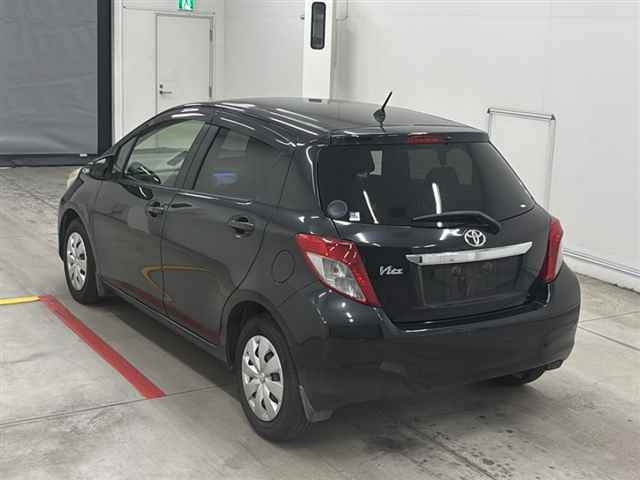 TOYOTA VITZ 2012