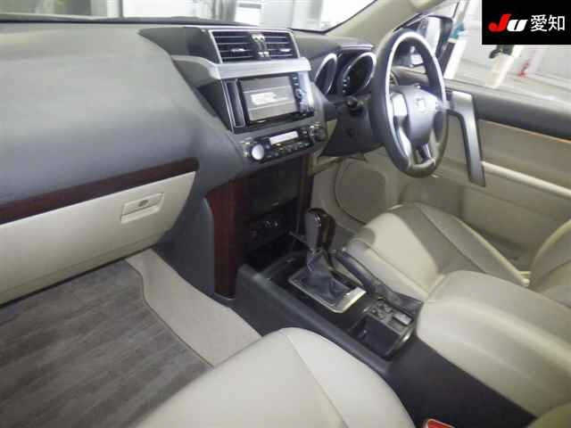TOYOTA LAND CRUISER PRADO 2016