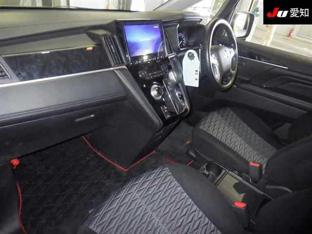 MITSUBISHI DELICA D5 2022
