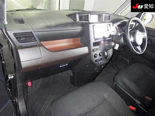 TOYOTA ROOMY 2016