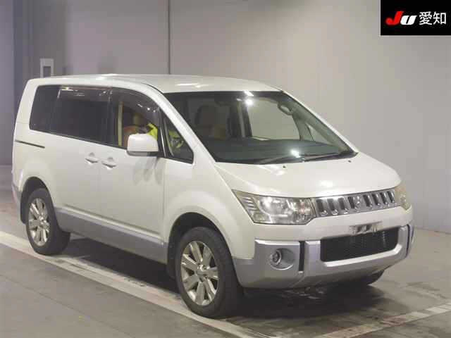 MITSUBISHI DELICA D5 2012