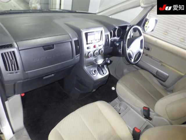 MITSUBISHI DELICA D5 2012