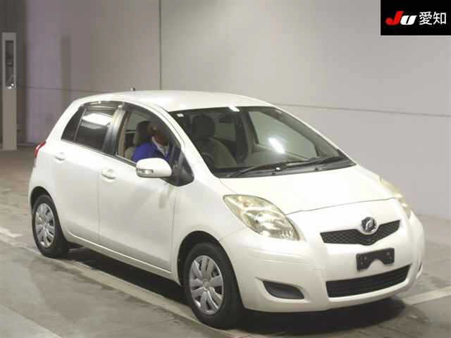 TOYOTA VITZ 2010