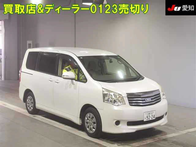 TOYOTA NOAH 2012