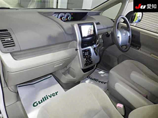TOYOTA NOAH 2012