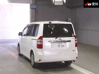 TOYOTA NOAH 2012