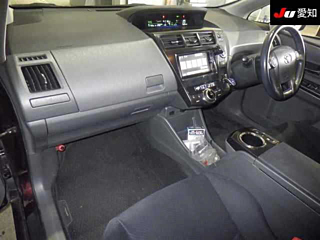 TOYOTA PRIUS ALPHA 2014