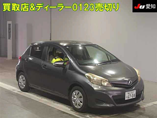 TOYOTA VITZ 2011