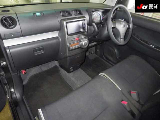 TOYOTA PIXIS SPACE 2013
