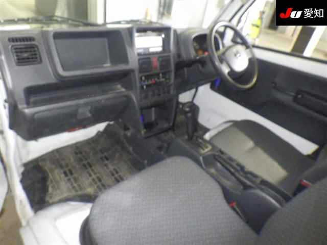 NISSAN CLIPPER TRUCK 2015