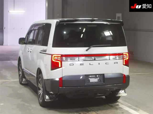 MITSUBISHI DELICA D5 2022
