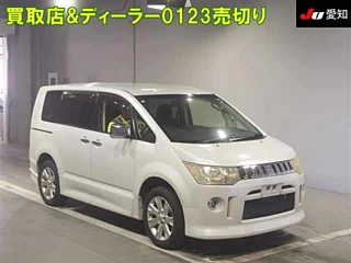 MITSUBISHI DELICA D5 2013
