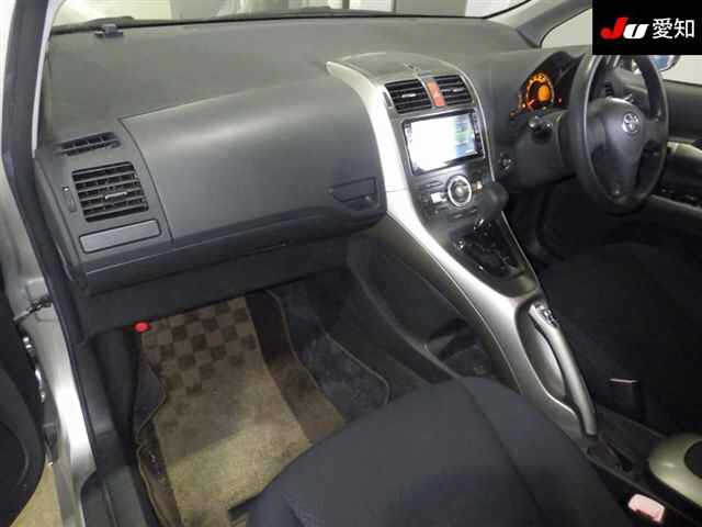 TOYOTA AURIS 2008