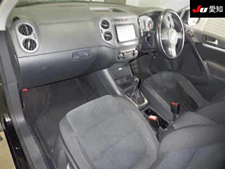 VOLKSWAGEN TIGUAN 2012