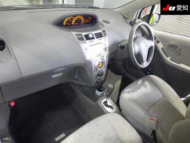 TOYOTA VITZ 2009
