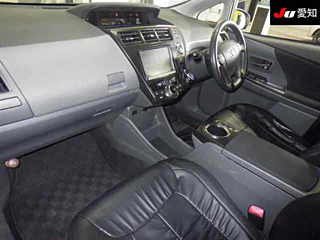 TOYOTA PRIUS ALPHA 2014