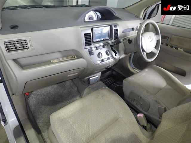TOYOTA RAUM 2008