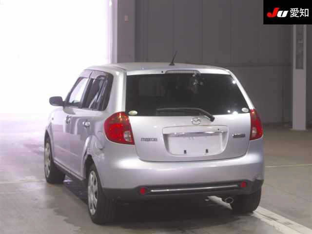 MAZDA VERISA 2010