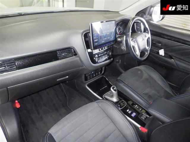 MITSUBISHI OUTLANDER PHEV 2019