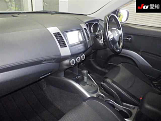 MITSUBISHI OUTLANDER 2010