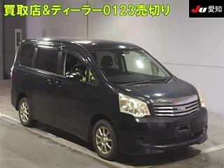 TOYOTA NOAH 2012