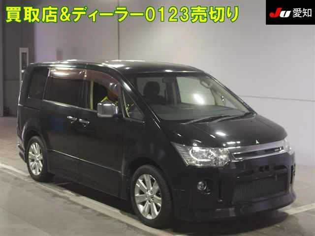 MITSUBISHI DELICA D5 2012