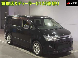 MITSUBISHI DELICA D5 2012