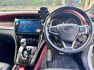 TOYOTA HARRIER 2019