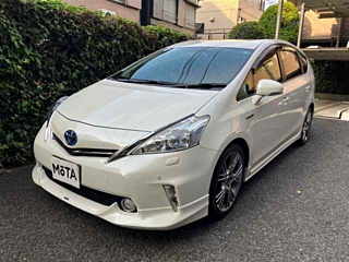 TOYOTA PRIUS ALPHA 2013